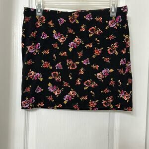 Concert black floral mini skirt size L